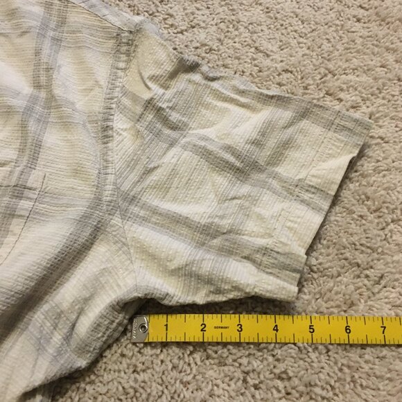 Van Heusen Plaid Rayon Blend Single Pocket Seersucker Button Down Shirt - Picture 13 of 13